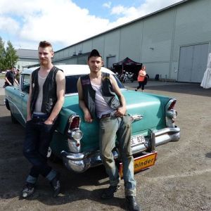 cars-1000998__480